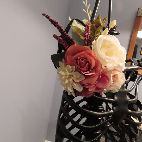 Hand Made - Beautiful - Black Skeleton Bust and Torso with Silk Flowers - Picture 2 of 6